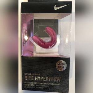 Youth NIKE  Hyperflow Mouthguard - Bubble Gum Flavor Sealed Brand New